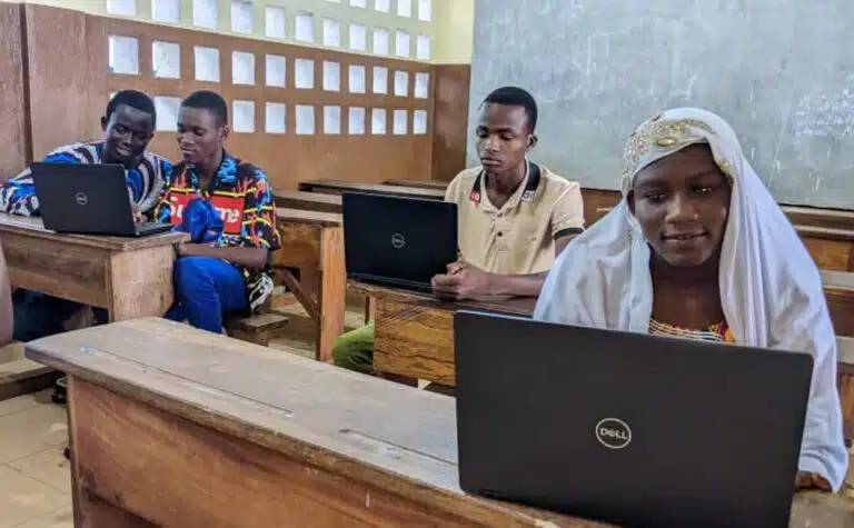 Exkursion von Schüler:innen und Eltern an die Universität in Lomé