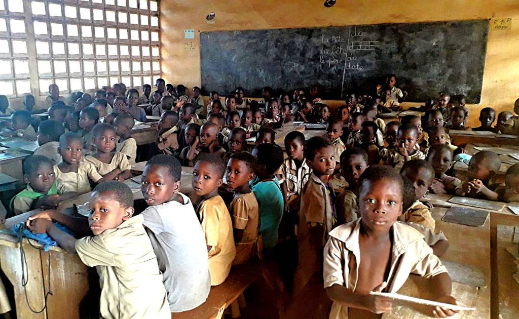 Volle Klasse in Adétikopé